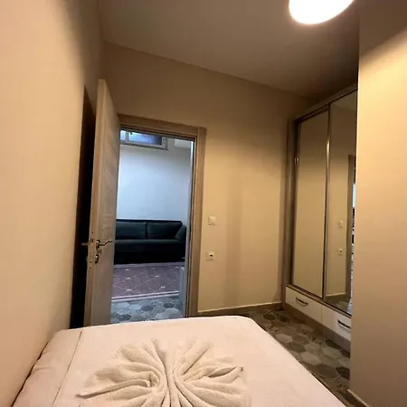 Basement Floor, Konforlu, Ferah, Genis 1+1 '24' アパート アンタルヤ
